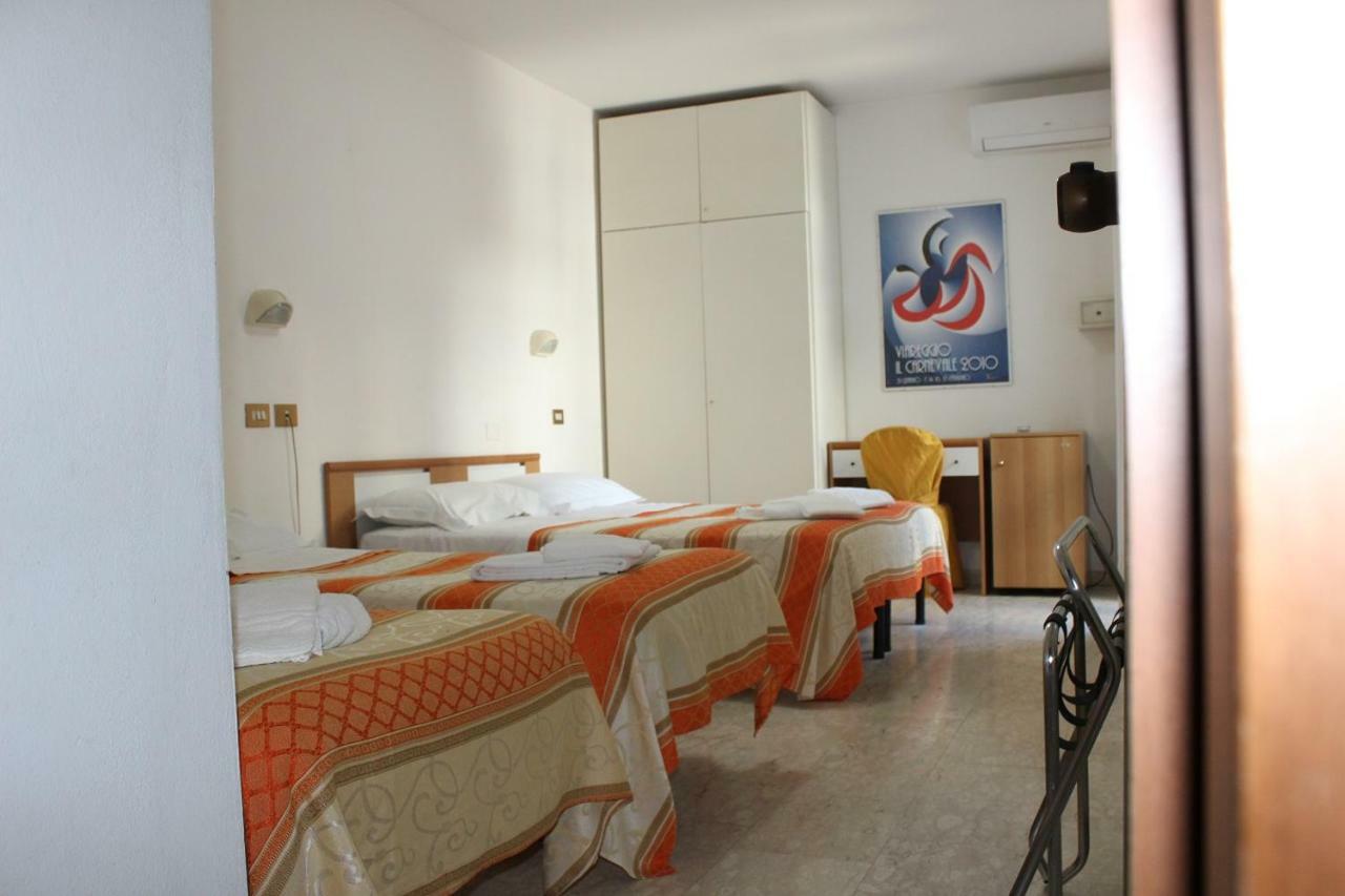 Hotel Derna 비아레지오 외부 사진